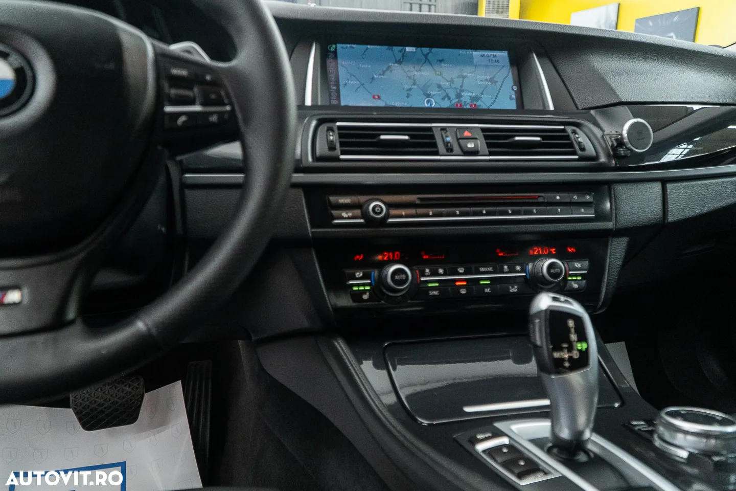 BMW Seria 5 525d xDrive Aut. Luxury Line - 25