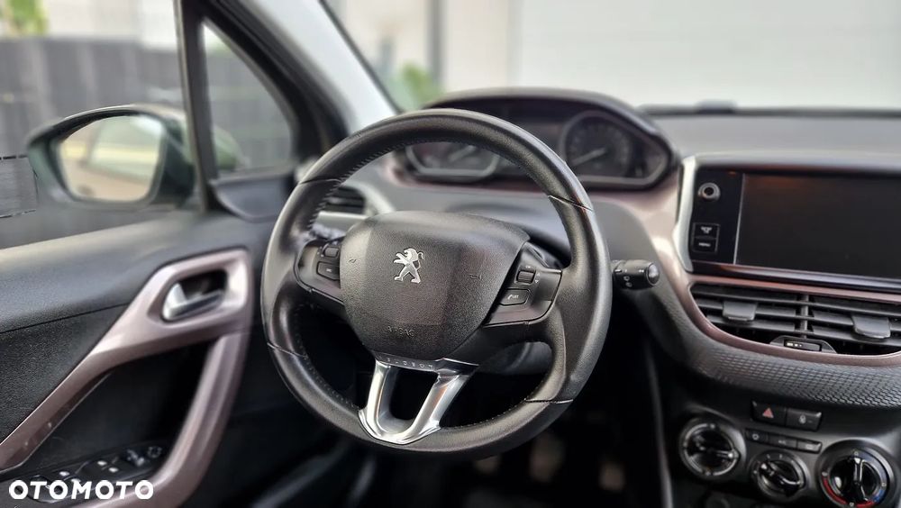 Peugeot 2008 1.2 VTi Allure - 2