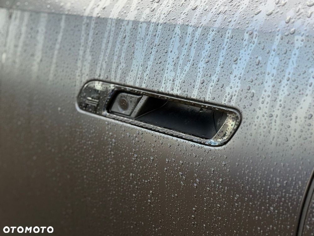 BMW Seria 7 - 16