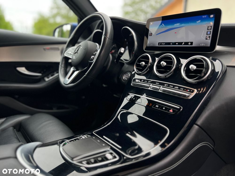 Mercedes-Benz GLC 200 4Matic 9G-TRONIC AMG Line Plus - 33