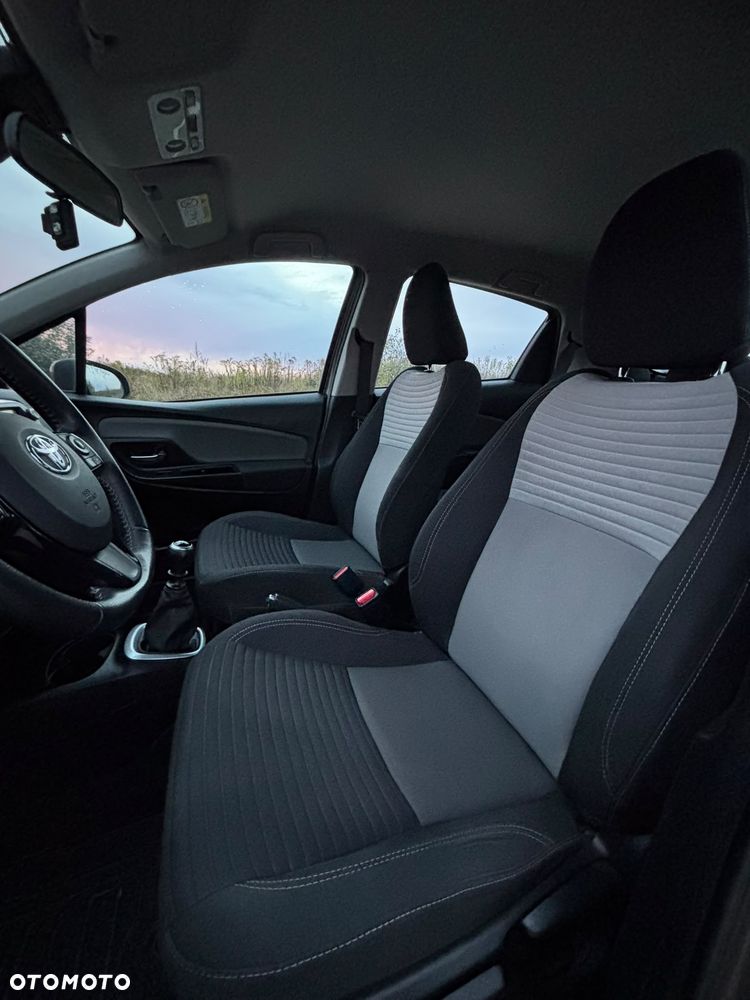 Toyota Yaris - 10