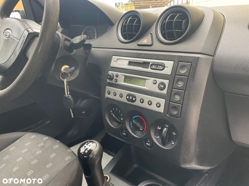 Ford Fiesta - 11