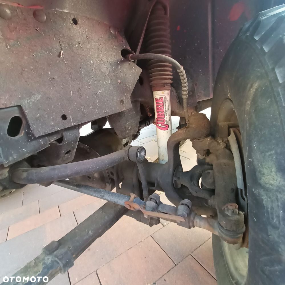 Jeep Wrangler 2.5L - 10