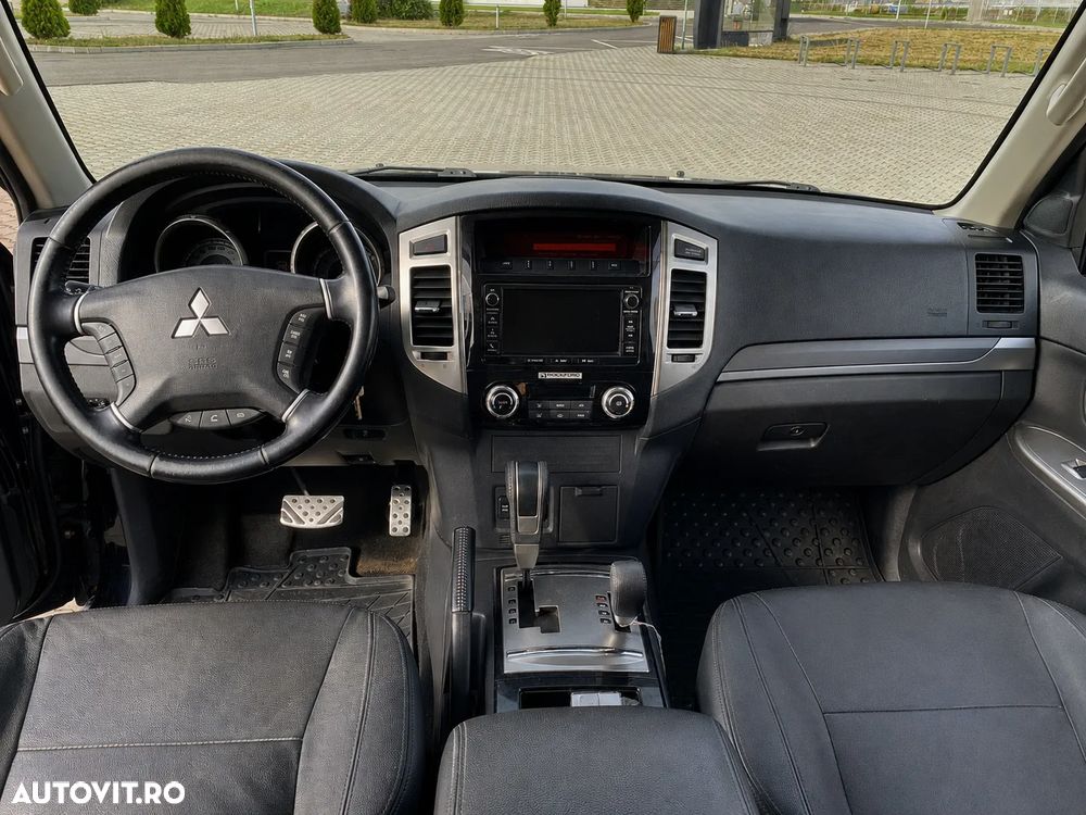 Mitsubishi Pajero - 10
