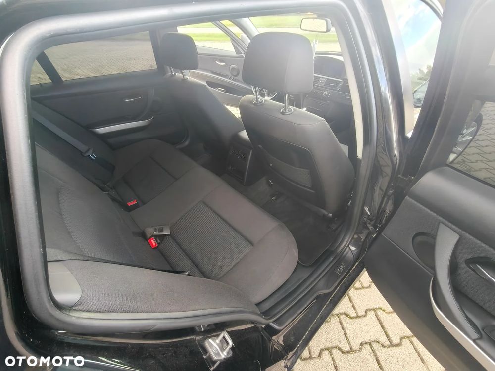 BMW Seria 3 318d - 10