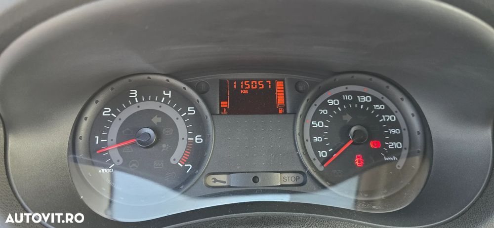 Renault Clio III 1.2 16V Authentique - 10