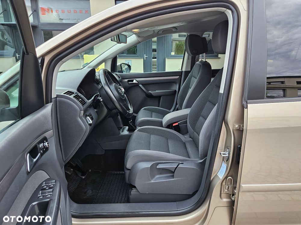 Volkswagen Touran 1.6 TDI DPF BlueMot Comfortline - 9