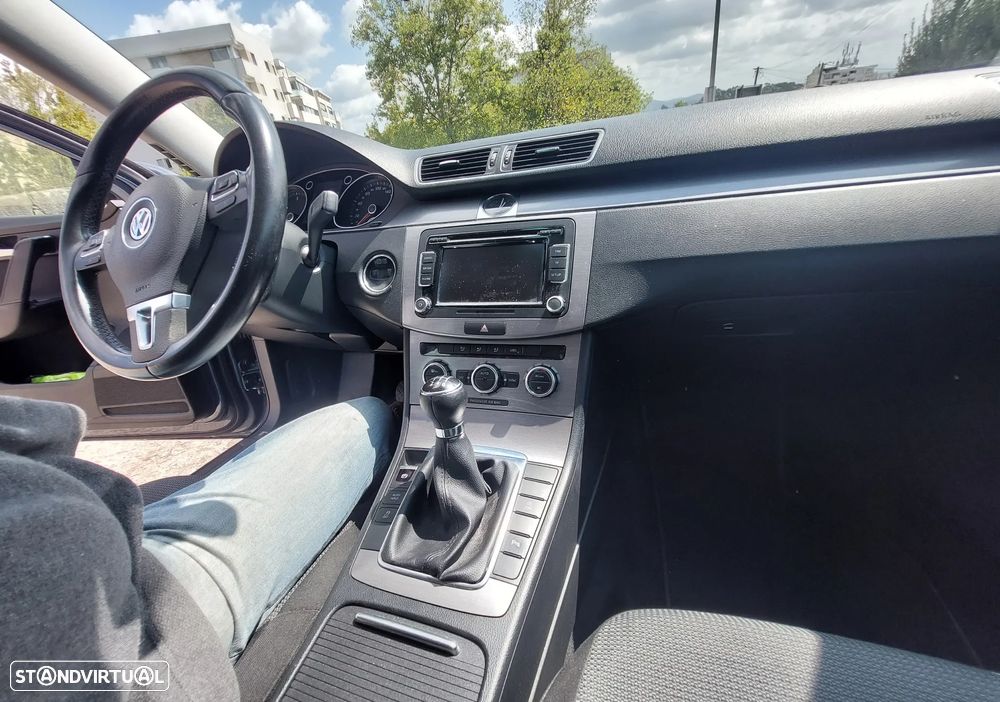VW Passat 1.6 TDI BlueMotion - 14