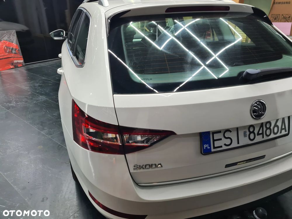 Skoda Superb 2.0 TDI DSG Sportline - 16