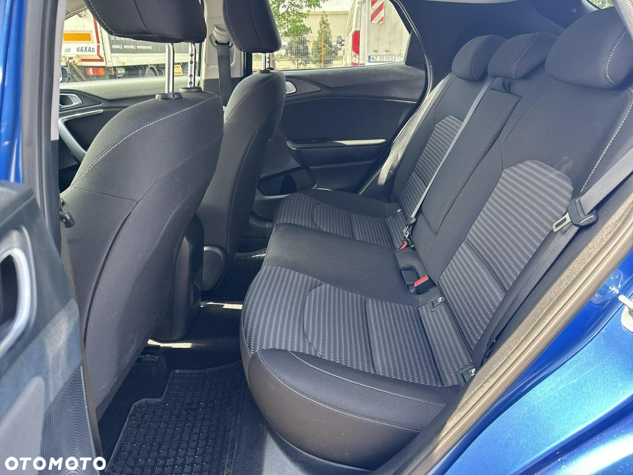 Kia XCeed - 15