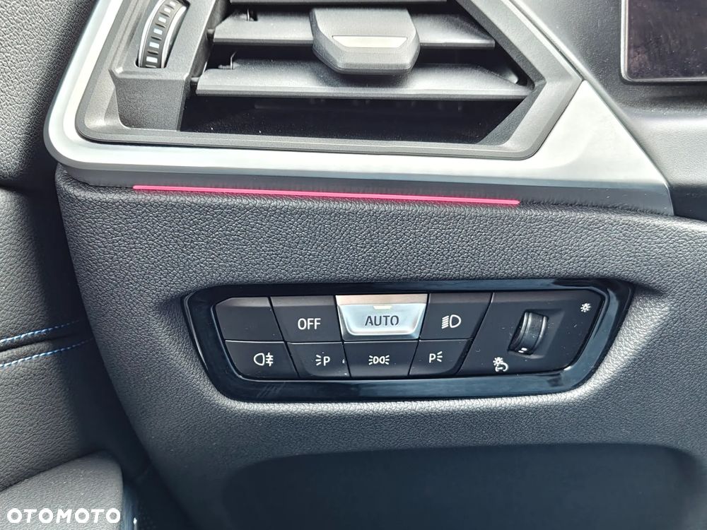 BMW Seria 3 318i M Sport - 26
