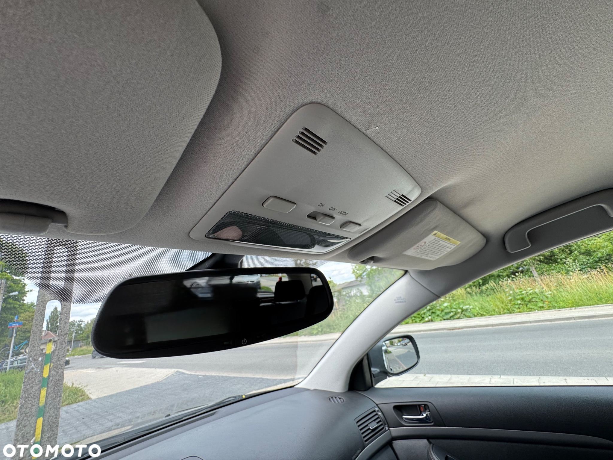 Toyota Avensis - 15