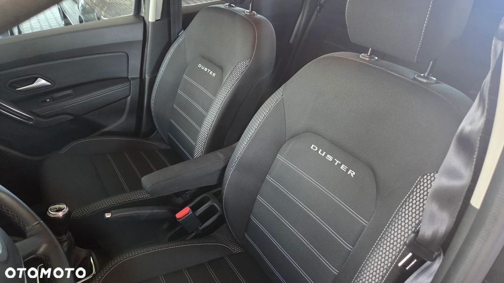 Dacia Duster 1.6 SCe Laureate S&S - 13
