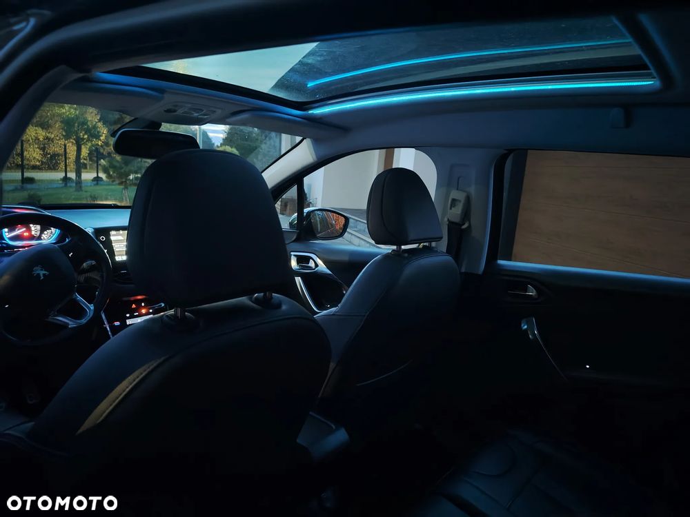 Peugeot 2008 1.6 e-HDi Allure S&S - 14