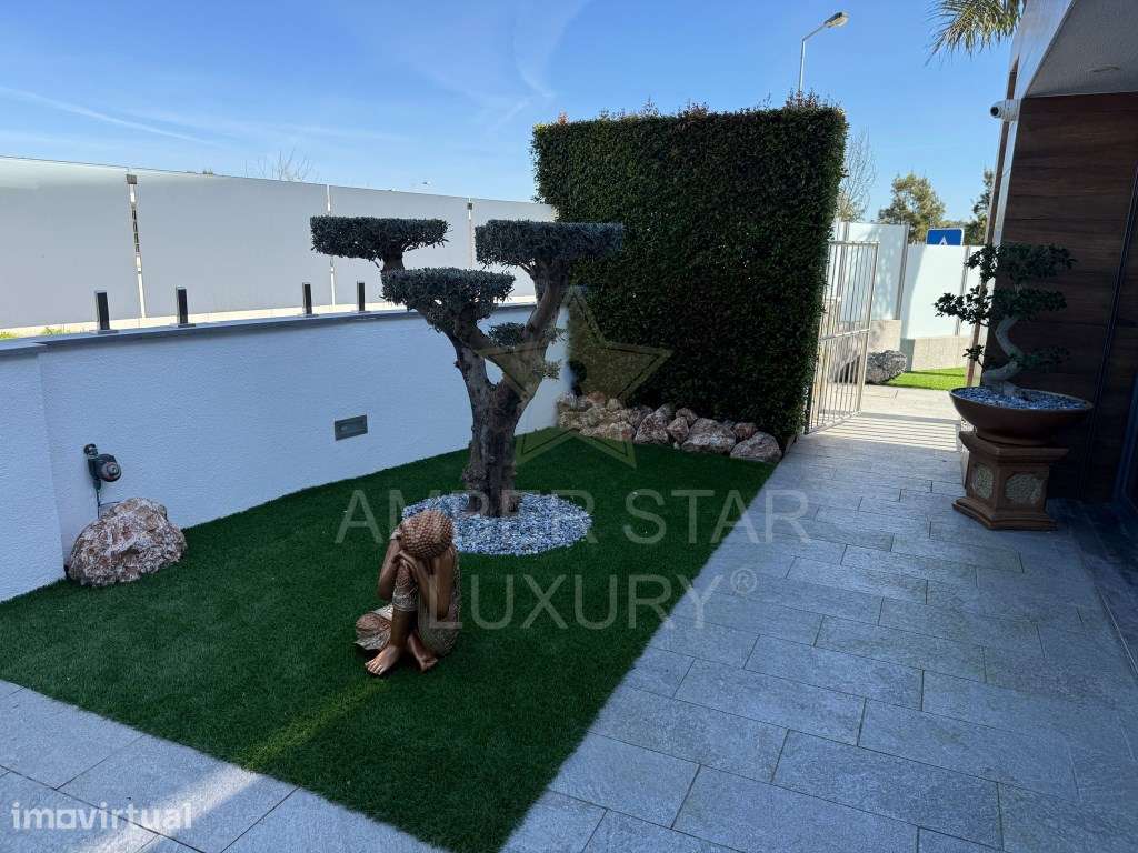 Moradia de luxo T4 com piscina e jardim na Quinta de Santa Maria - Grande imagem: 5/40