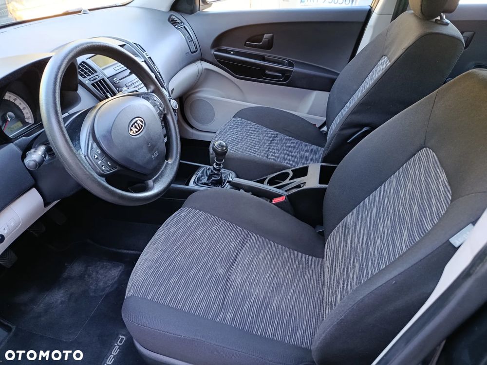 Kia Ceed 1.4 CVVT LX - 32