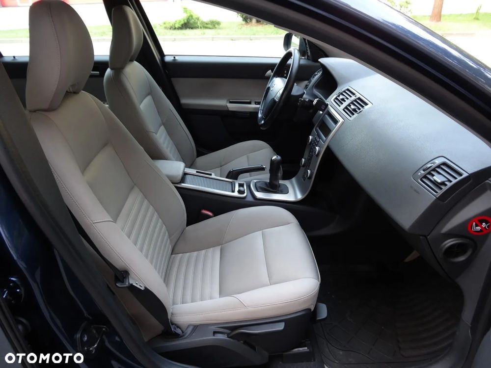Volvo V50 2.0D DPF Momentum - 23