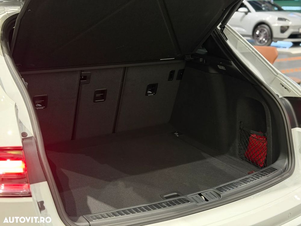 Porsche Macan T - 11