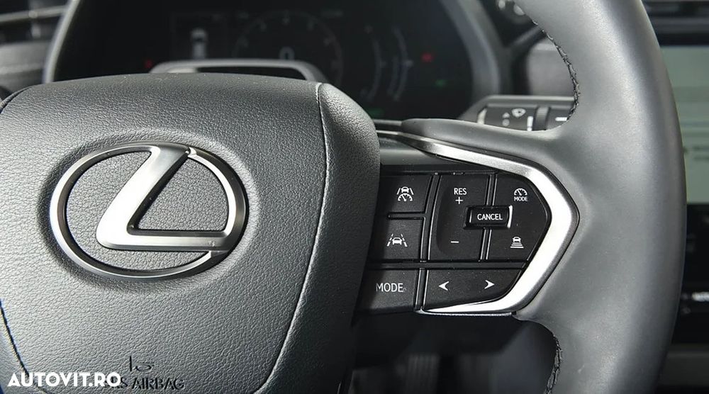 Lexus LBX FWD Original Edition - 11