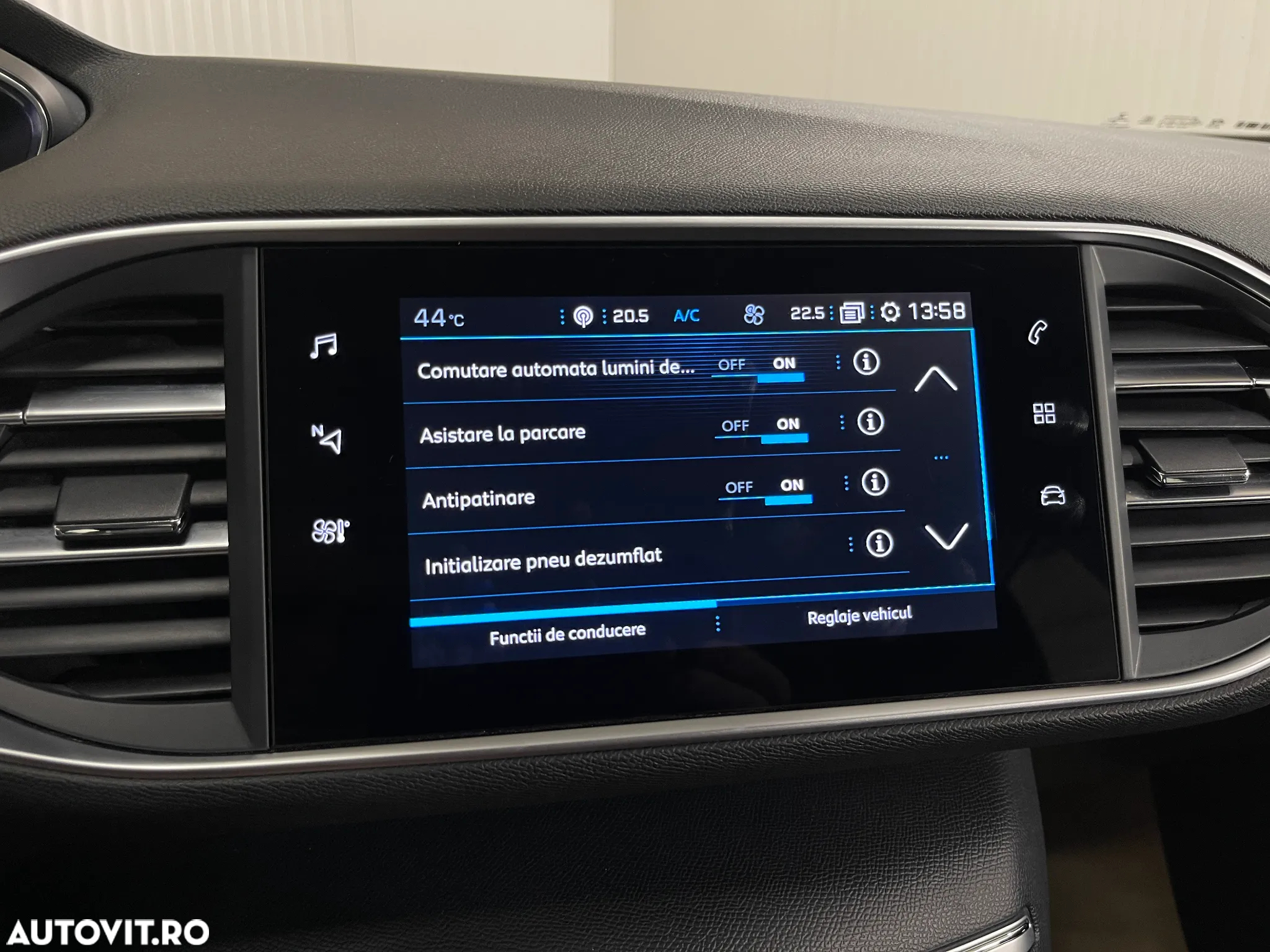 Peugeot 308 SW BlueHDi 130 EAT8 Allure - 19