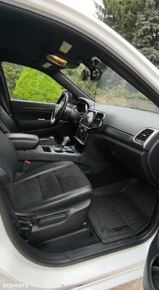 Jeep Grand Cherokee - 33