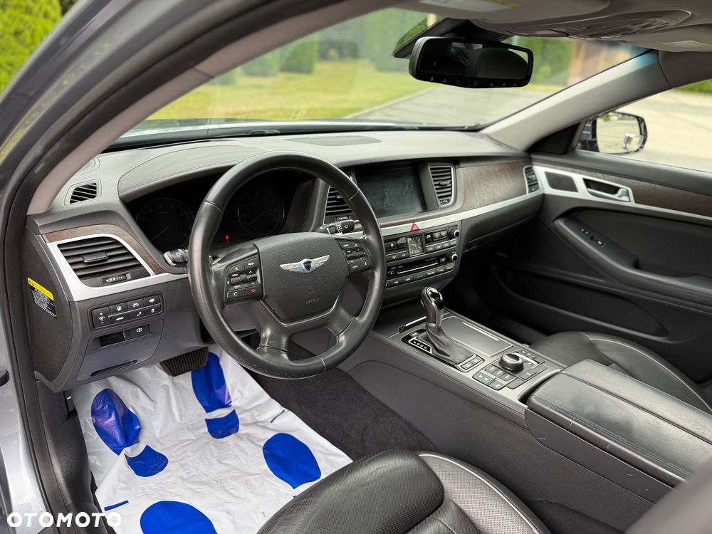 Genesis G80 - 24