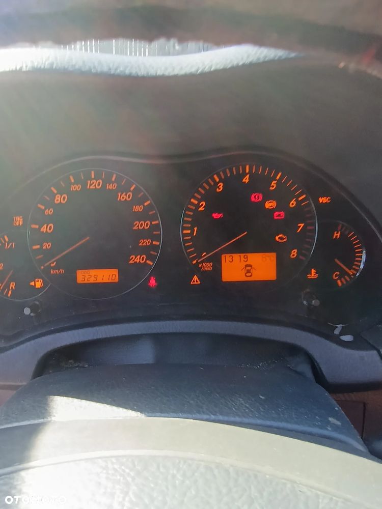 Toyota Avensis 1.8 VVT-i - 6