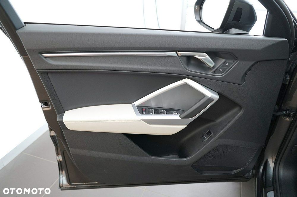 Audi Q3 Sportback - 15