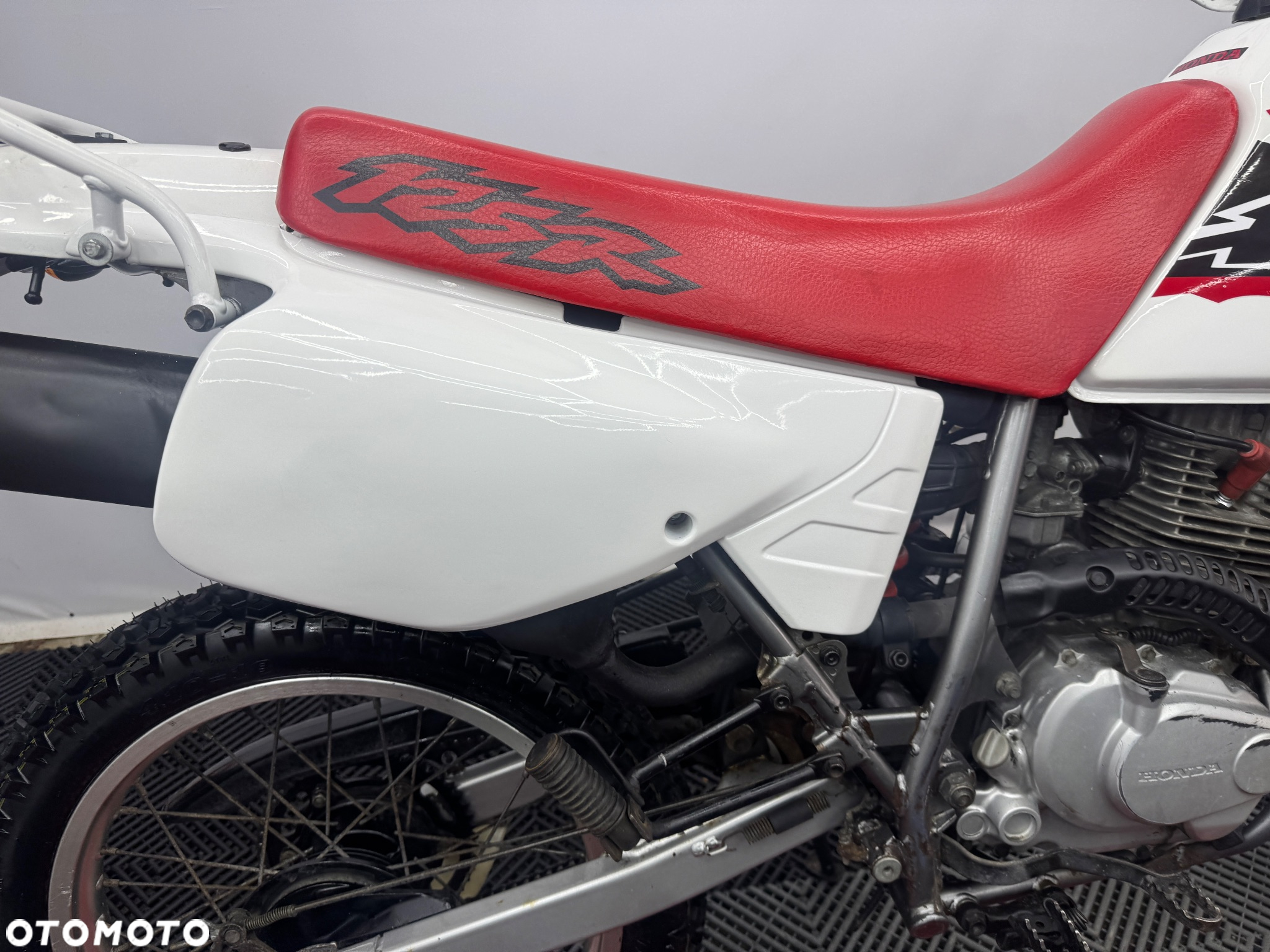 Honda XLR - 30