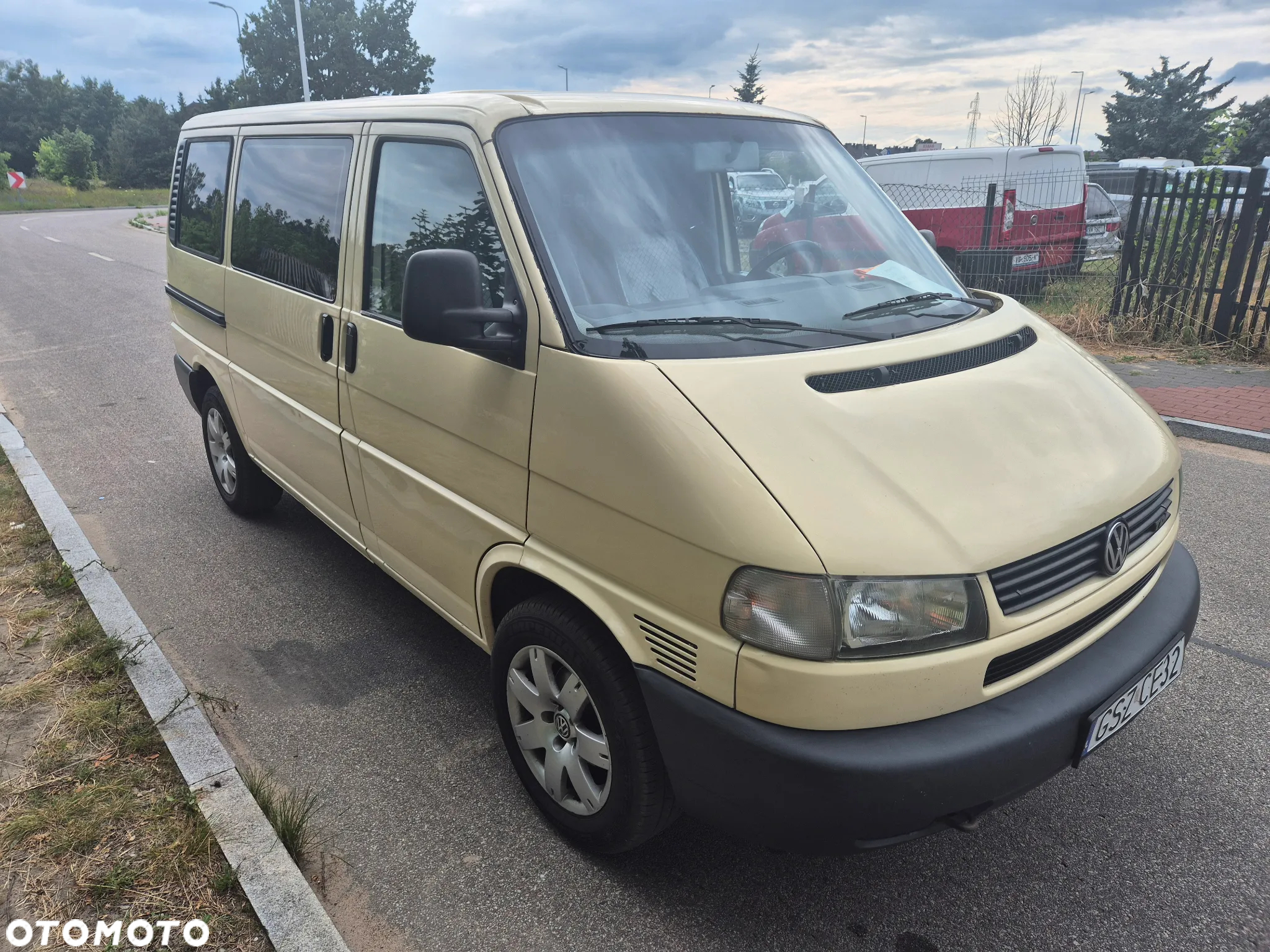 Volkswagen Caravelle - 5