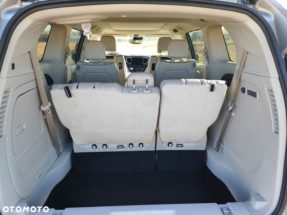 Chrysler Pacifica - 9