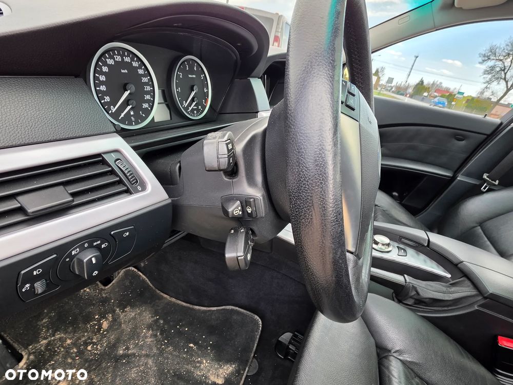 BMW Seria 5 545i - 13