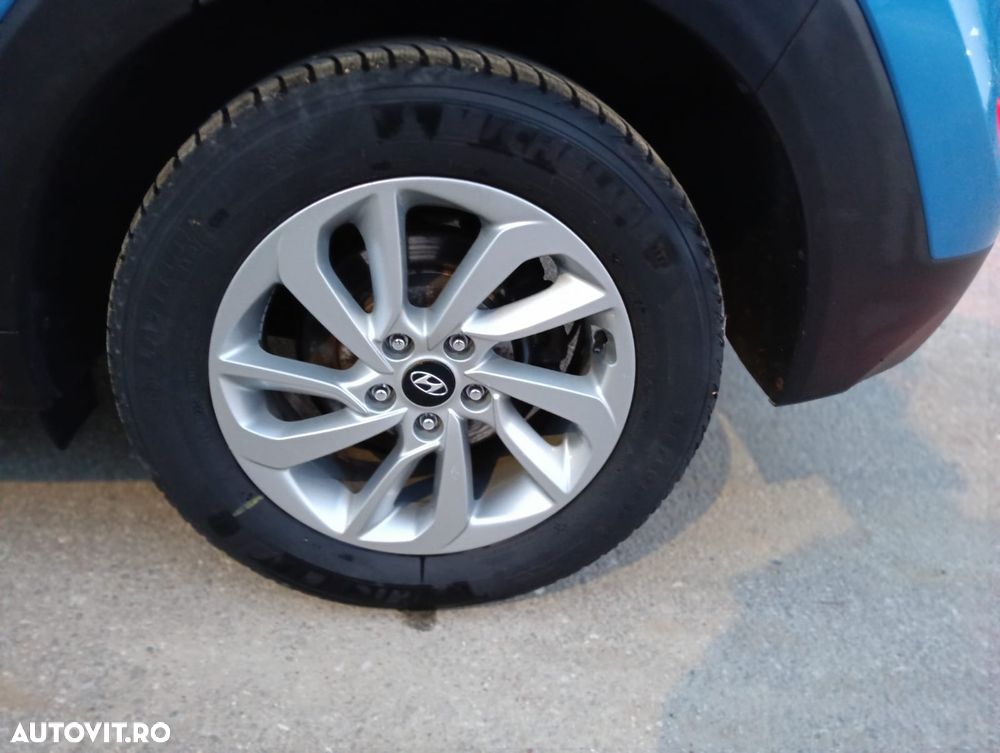 Hyundai Tucson blue 1.7 CRDi 2WD DCT Premium - 26