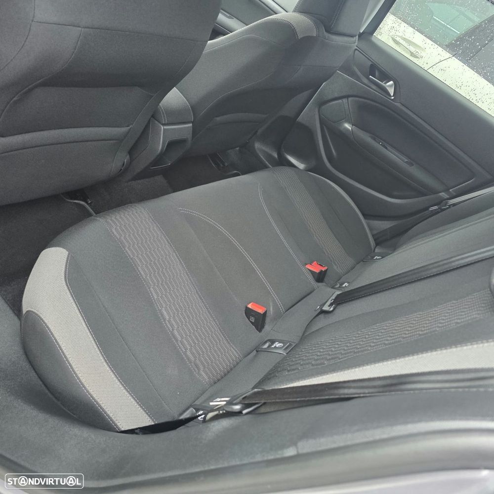 Peugeot 308 1.6 BlueHDi Style - 31