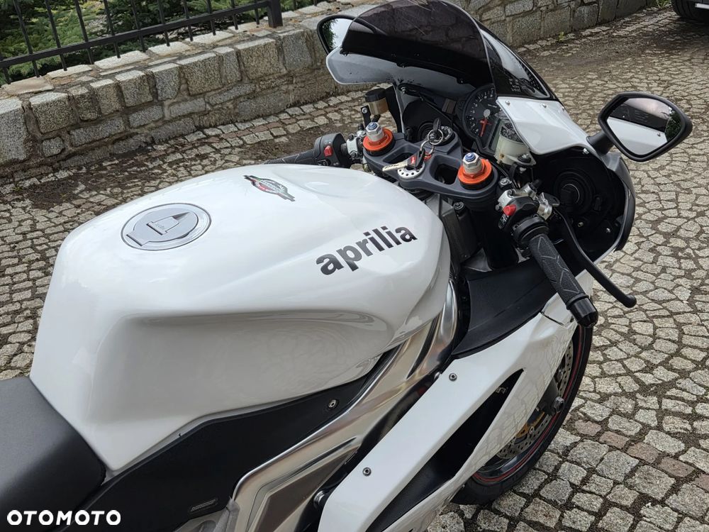 Aprilia RSV - 23