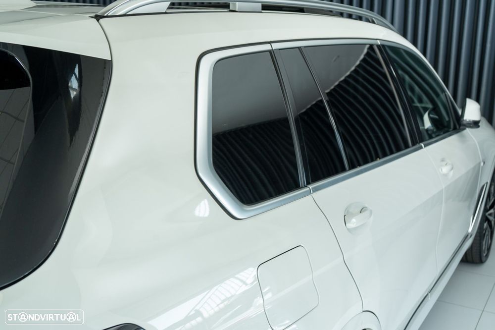 BMW X7 40 d xDrive Pack M Desportivo - 53
