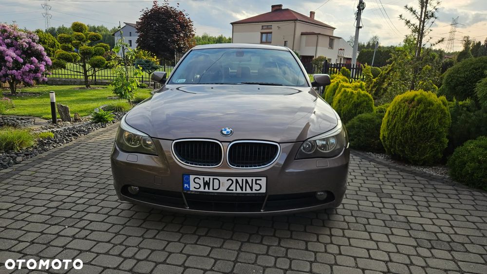 BMW Seria 5 520i - 4