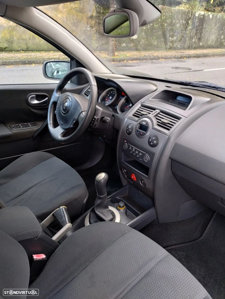 Renault Mégane 1.5 dCi Confort - 4