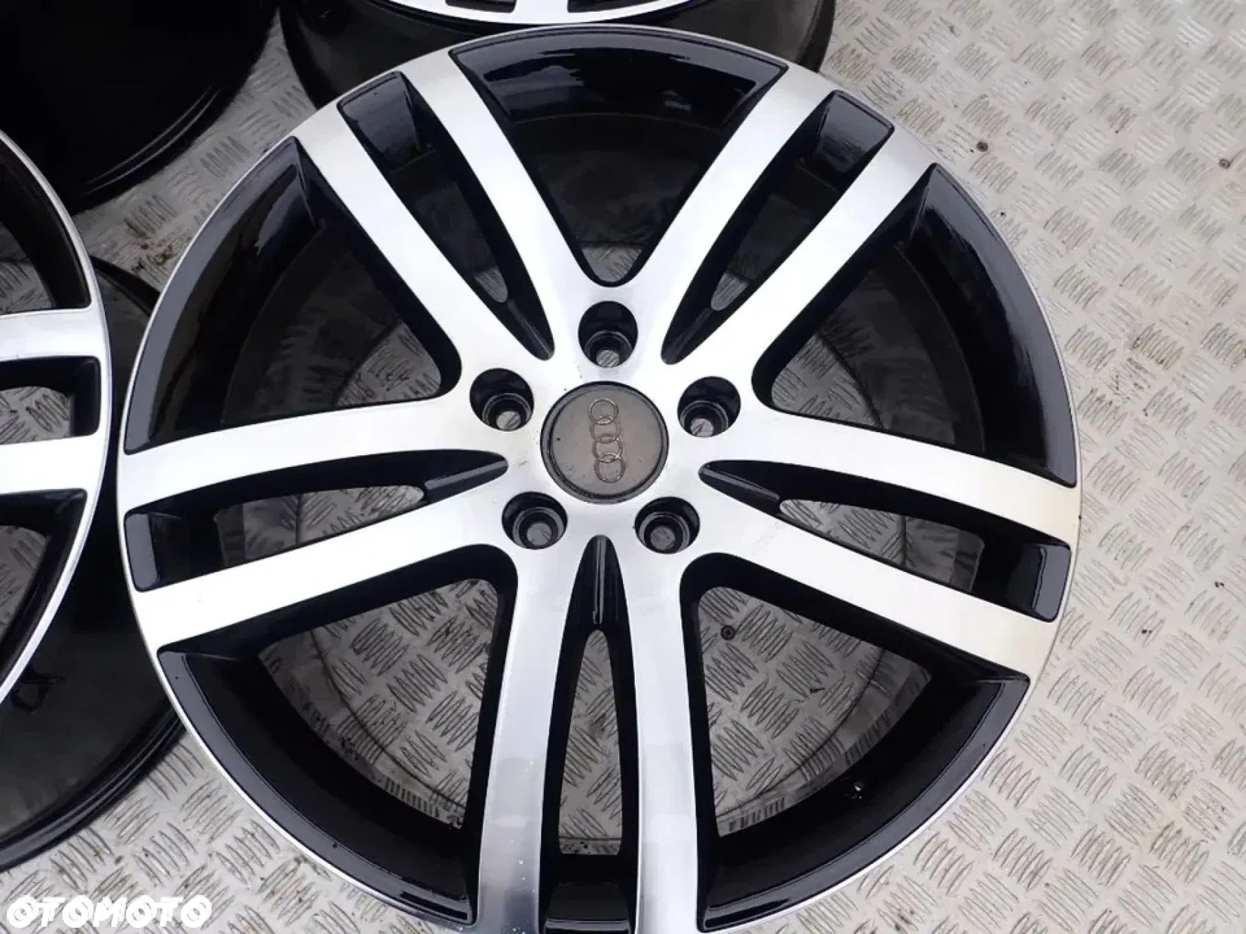 FELGI AUDI Q7 LIFT S-LINE VW TOUAREG 5X130 20 ET 60 G RADOM - 7