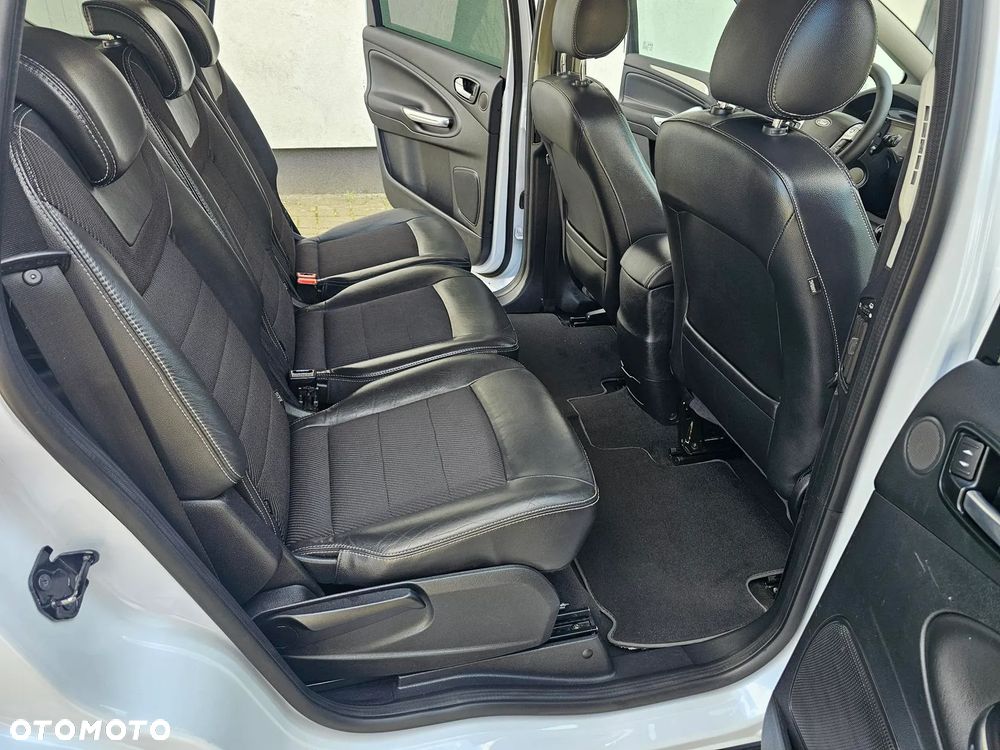 Ford S-Max 2.0 TDCi DPF Titanium - 25