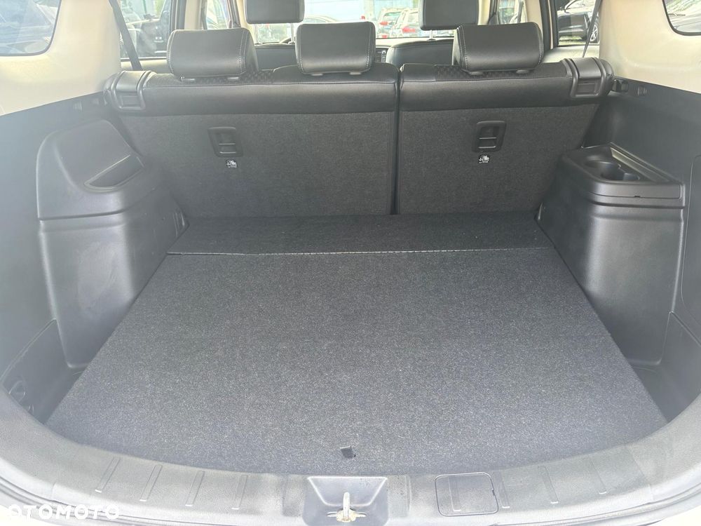 Mitsubishi Outlander 2.0 4WD Plus - 18