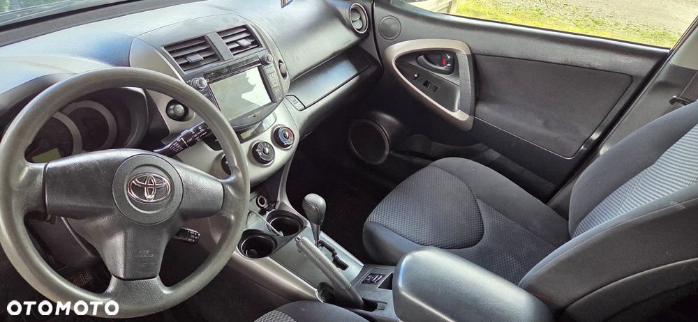 Toyota RAV4 - 9