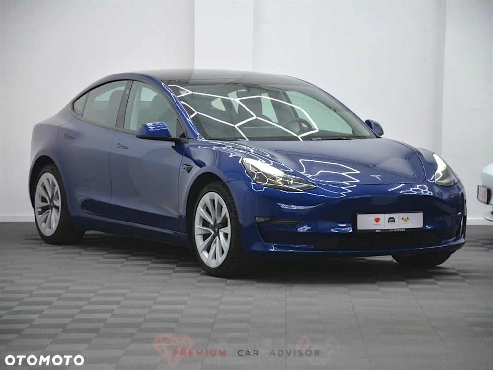 Tesla Model 3 - 1