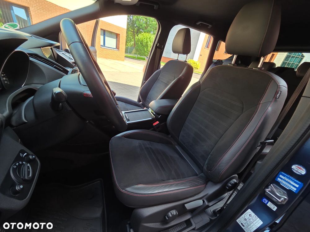 Ford Kuga 1.5 EcoBoost 2x4 ST-Line - 35