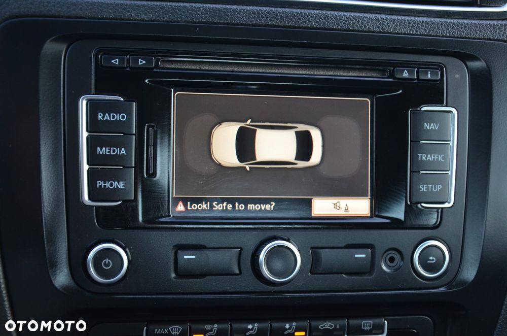 Volkswagen Jetta 1.6 TDI Blue Motion Technology Comfortline - 32