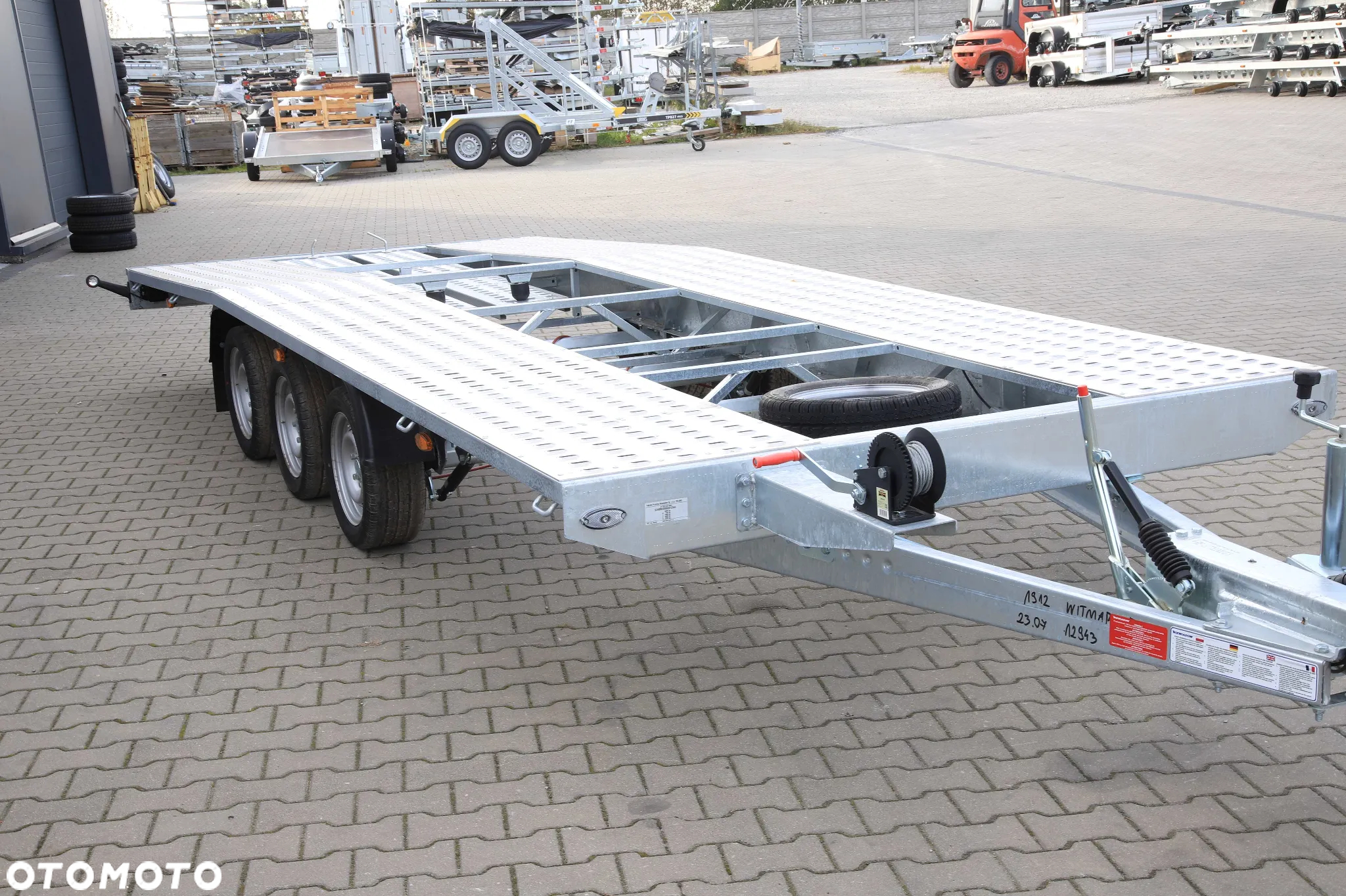 Niewiadów Jupiter 6 x2.1 3 osie DMC 3500 kg Koła 195R13C - 5