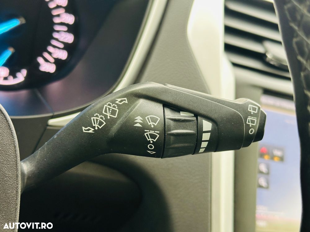 Ford Mondeo - 29