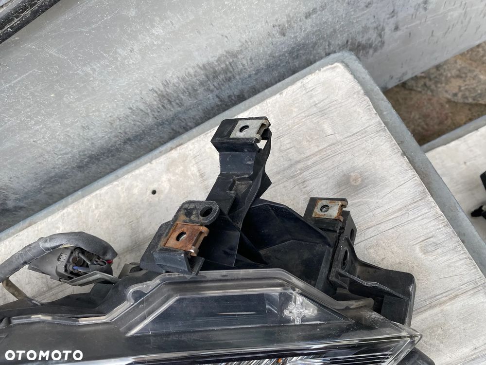 lampa mazda 6 II GH prawa eu - 5