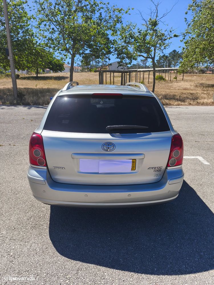 Toyota Avensis SW 2.0 D-4D - 2