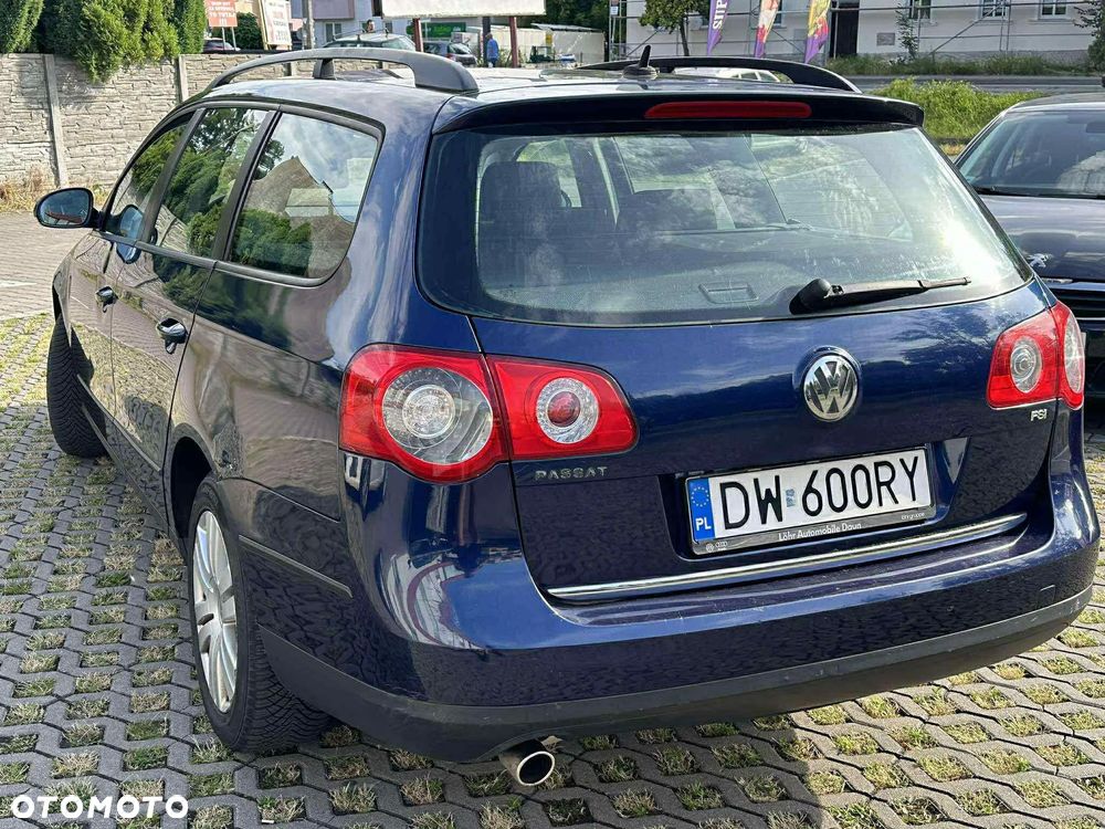 Volkswagen Passat - 4